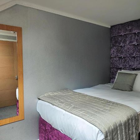 Hotel 24-7 Express Newport  Eksteriør billede