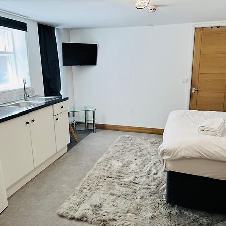 Hotel 24-7 Express Newport  Eksteriør billede