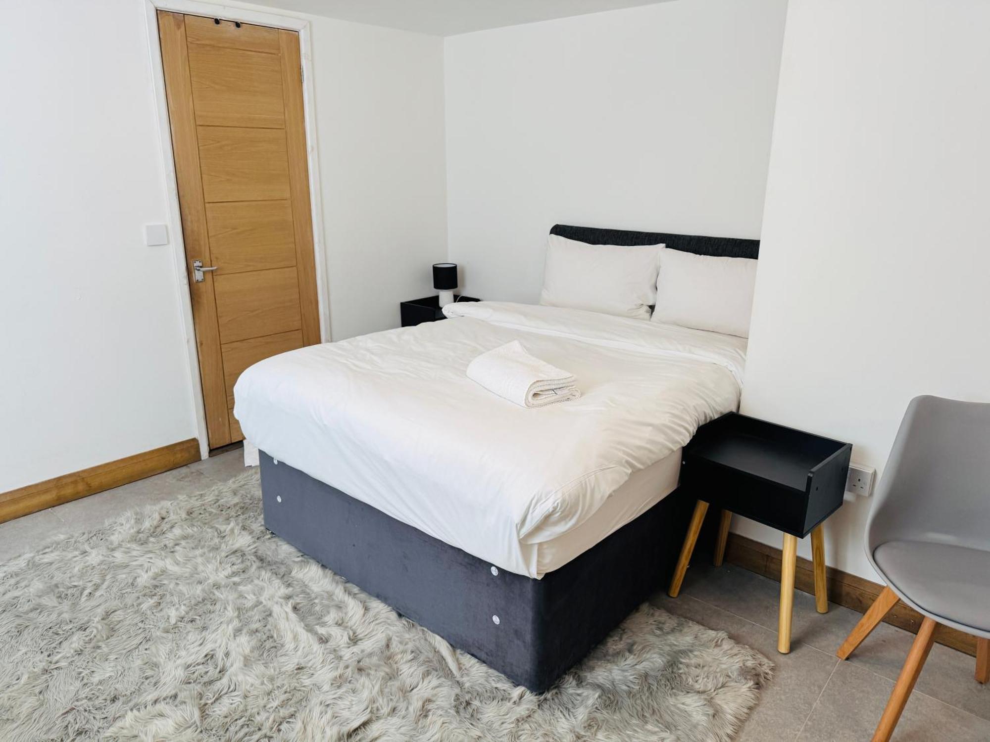 Hotel 24-7 Express Newport  Eksteriør billede